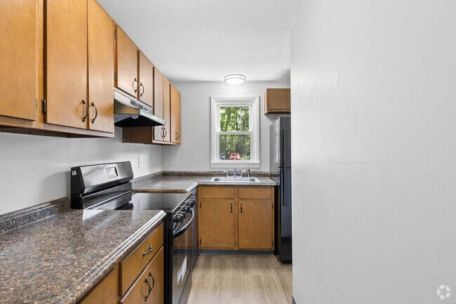 2 habitaciones, 1.5 baños - 1100 pies cuadrados - Cocina - Highbridge Commons