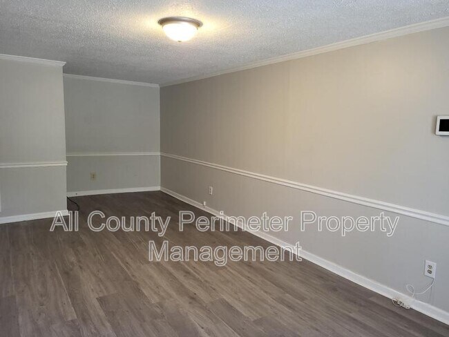 Building Photo - 507 W Main St