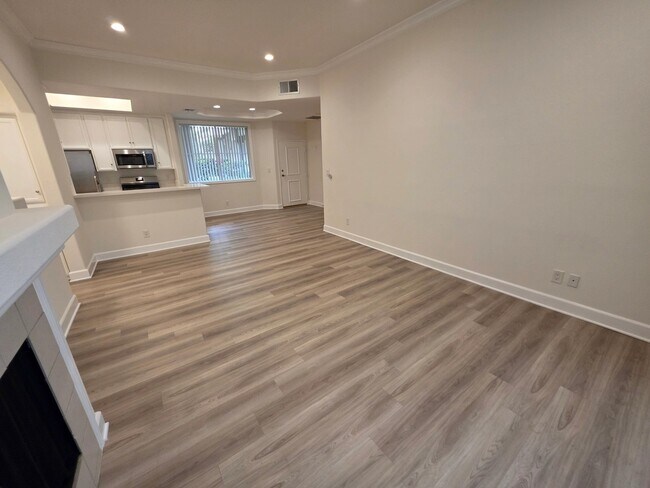 Foto del edificio - 2669 S Barrington Ave