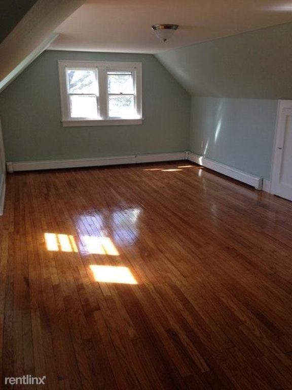 Building Photo - 3 br, 2.5 bath House - 172 Princetown Road