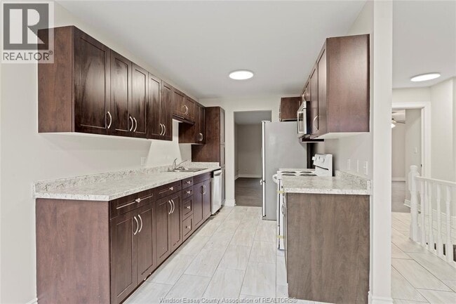 Building Photo - 36 Remark Dr