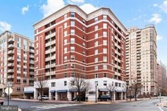 Building Photo - 880 N Pollard St