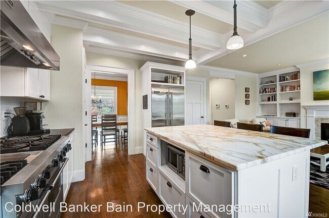 Foto del edificio - 5 br, 4 bath House - 1870 McGilvra Blvd. E.