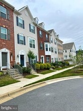 Building Photo - 5331 Greenwich Cir