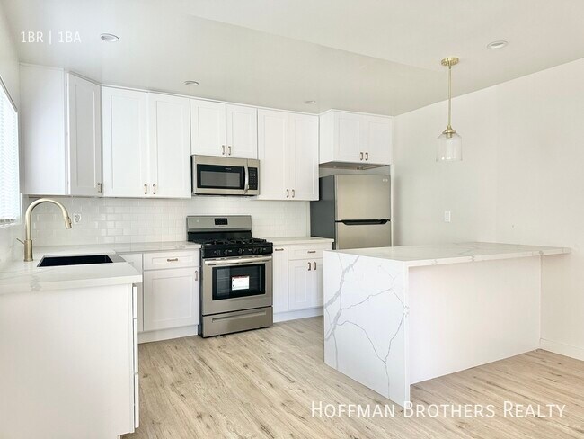 Building Photo - 626 E Arbor Vitae St