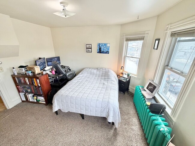 Photo - 168 N Winooski Ave Apartment