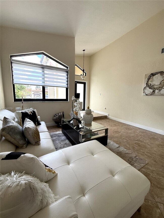 Foto del edificio - 8731 NW 153rd Terrace
