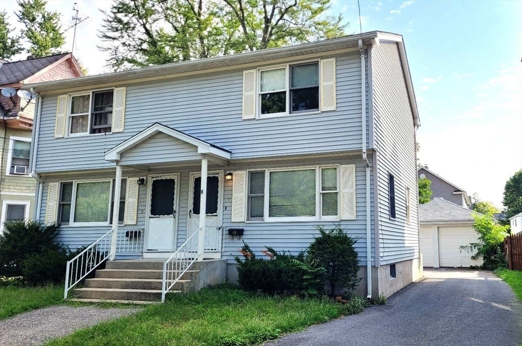 Primary Photo - 25 Ruskin St