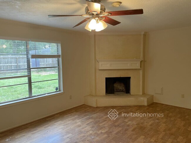 Foto del edificio - 16322 Cypress Point Dr