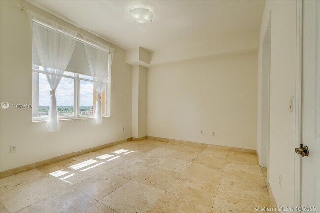 Foto del edificio - 1607 Ponce de Leon Blvd