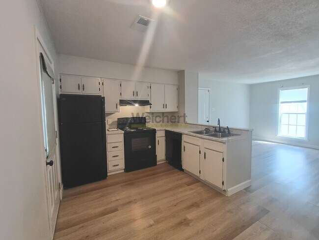 Foto del edificio - 108 N 7th St