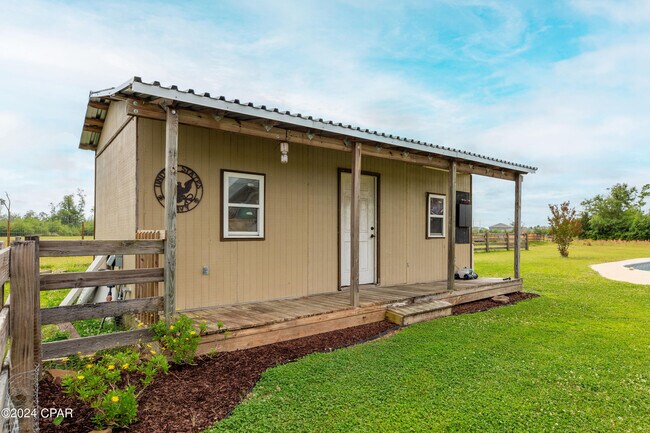 Building Photo - 5024 Pinetree Rd
