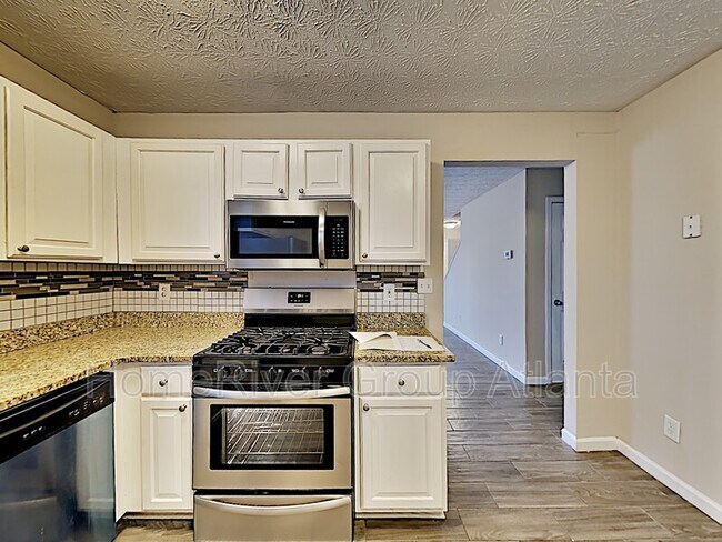 Building Photo - 622 Waynes Ct SE