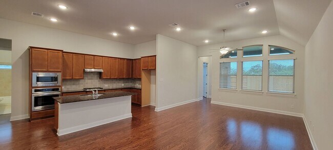 Foto del edificio - SPACE, COMMUNITY AMENITIES, NEW HOME, GREA...