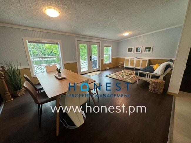 Building Photo - 107 Wood Land Dr