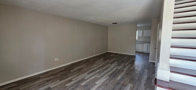 Foto del edificio - 650 Central Ave