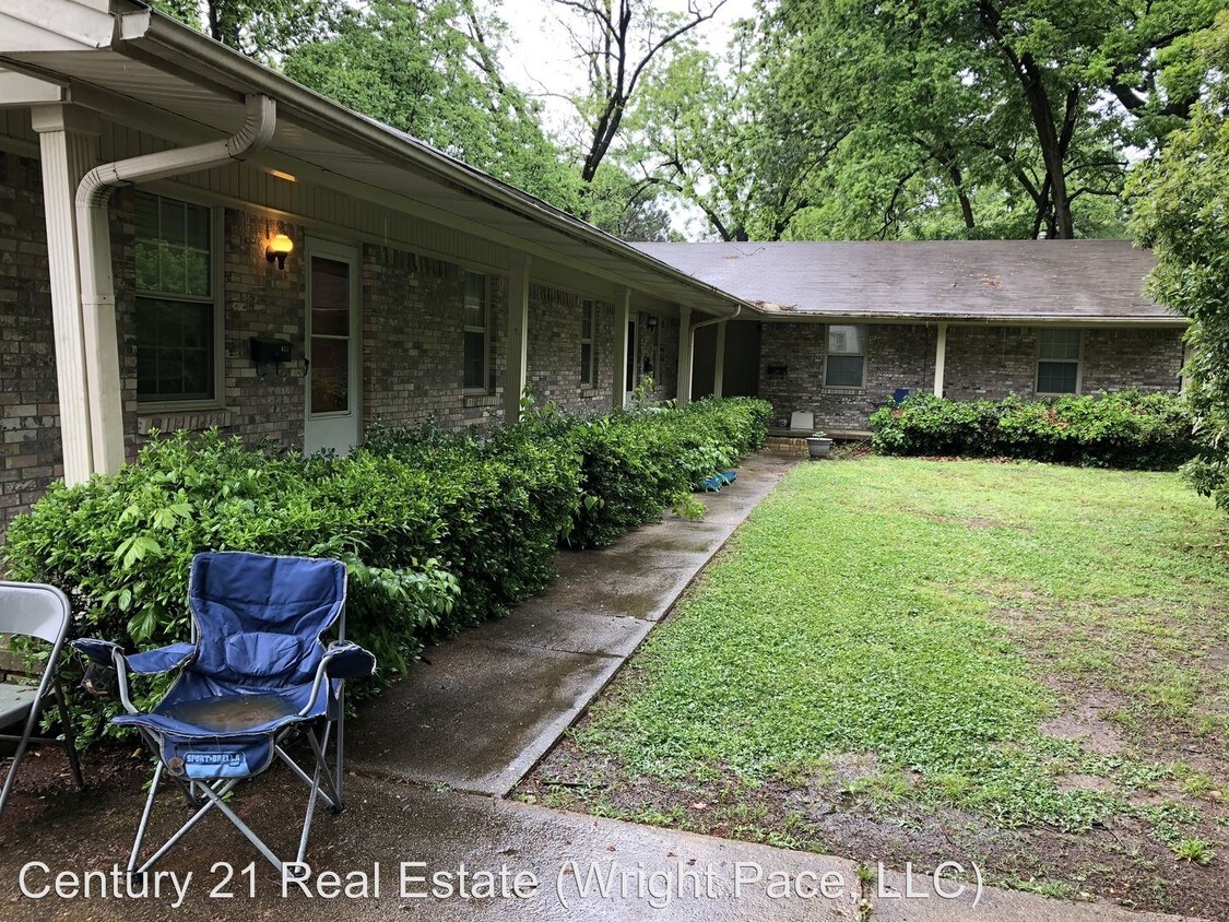 Primary Photo - 613 W Jefferson Ave