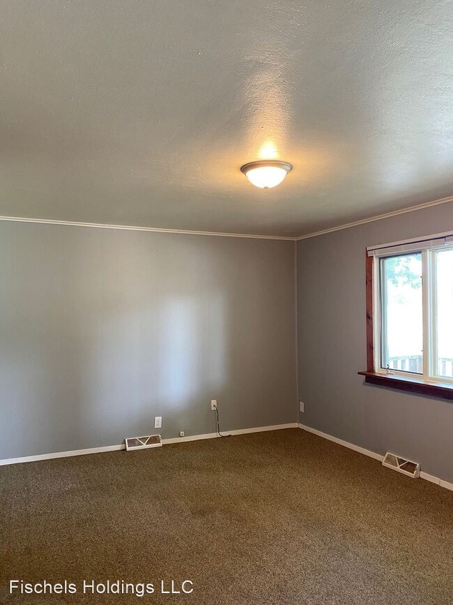 Building Photo - 3 br, 1 bath House - 751 Sherman Ave