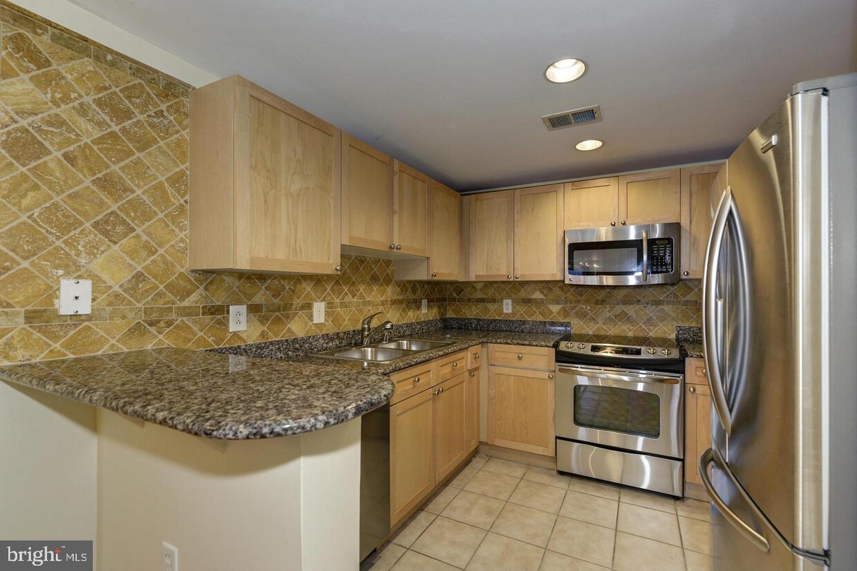Primary Photo - 777 7th St NW