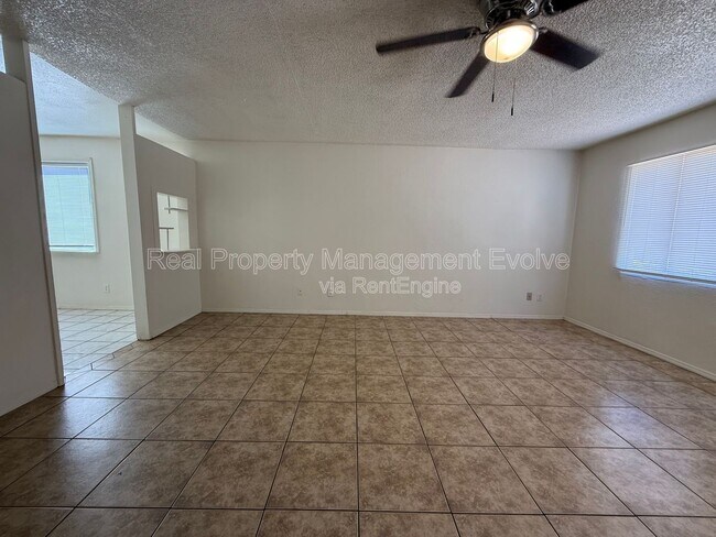Foto del edificio - 13829 N 48th Ave