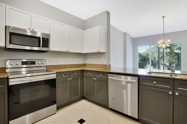 Building Photo - 3940 N Flagler Dr