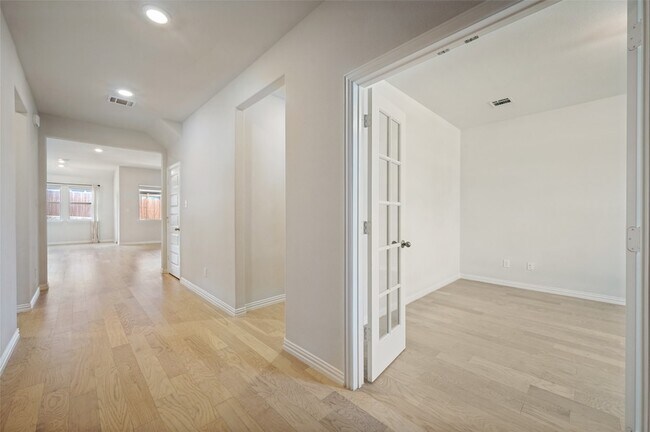 Foto del edificio - 3437 Loftwood Ln
