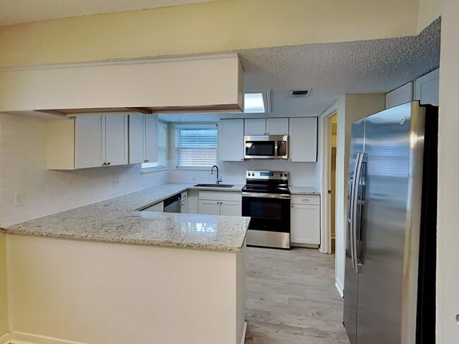 Foto del edificio - 7022 Fox Knoll Ln