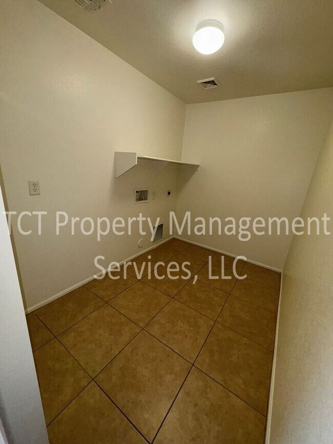 Foto del edificio - Corner Lot, Two Story Home in The Village of Copper Basin