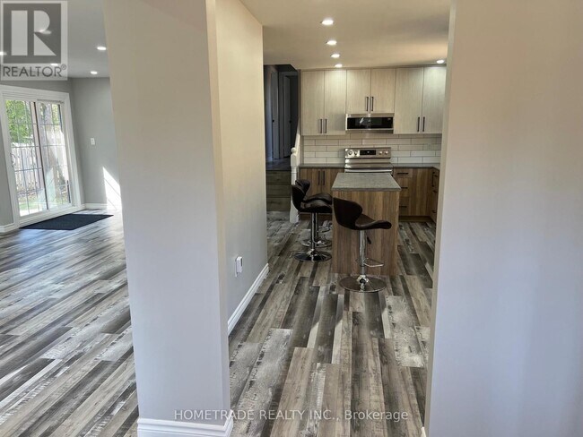 Photo du bâtiment - 206 Little Ave