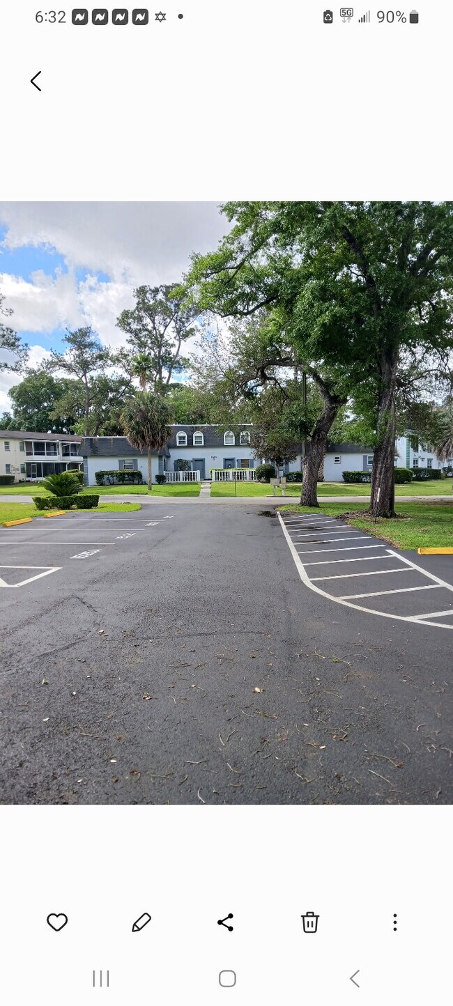 Foto del edificio - 1525 SE 25th St