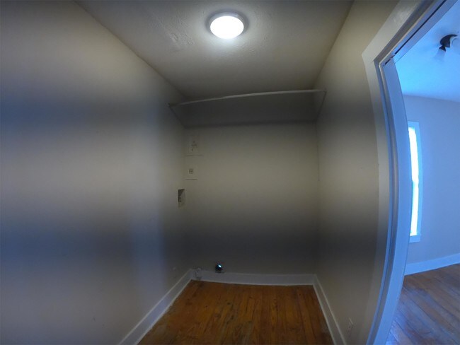 Foto del edificio - 517 Lorenz Blvd