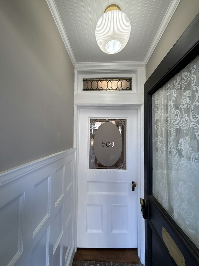 Building Photo - 509 Monroe Ave