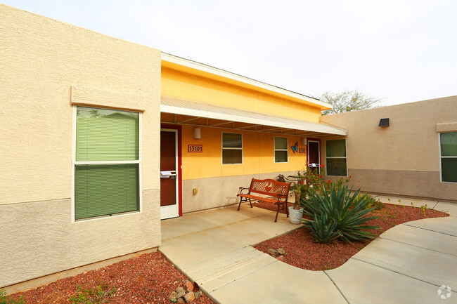 Patios Blanche Johnson - Blanche Johnson Courtyards