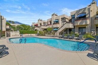 Building Photo - 2601 S Broadmoor Dr