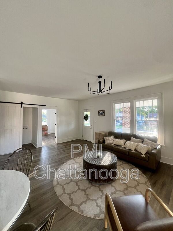 Foto del edificio - 2806 N Chamberlain Ave