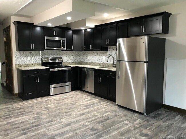 Building Photo - 260 Edgemoor Rd