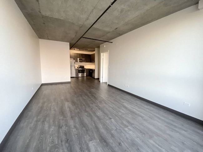 Building Photo - 3198 N Clark St