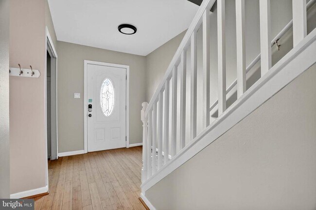 Foto del edificio - 1694 Forest Hill Ct