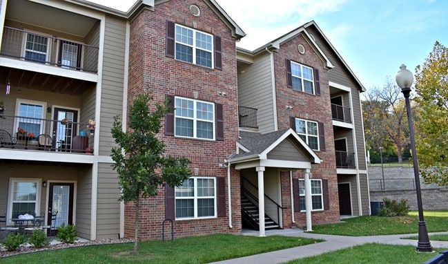 Building Photo - Covington Woods