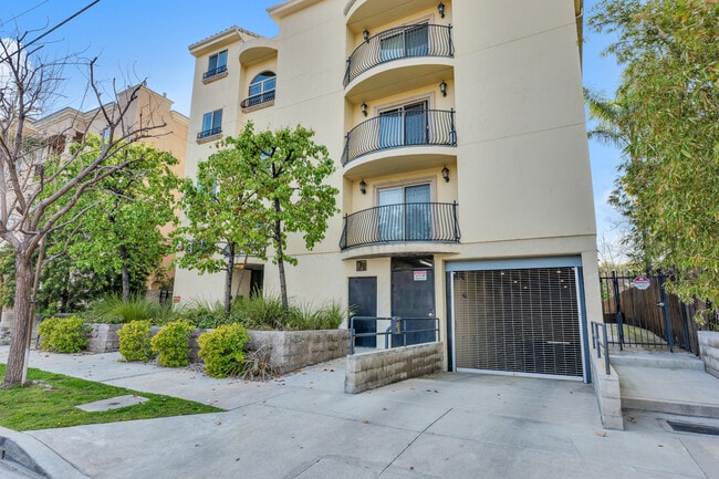 Building Photo - 5315 Bellingham Ave