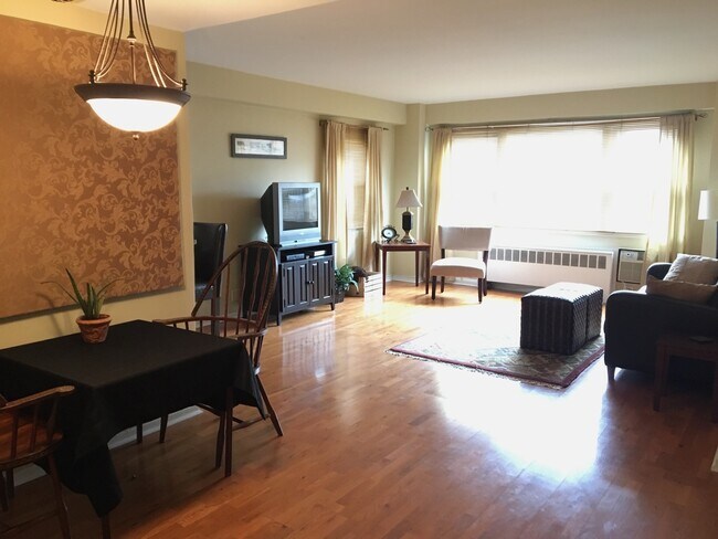 Foto del edificio - 2909 N Sheridan Rd