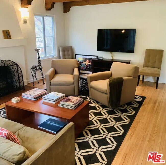 Foto del edificio - 837 N Harper Ave