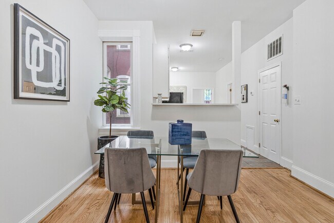 Foto del edificio - 1443 East Capitol St SE