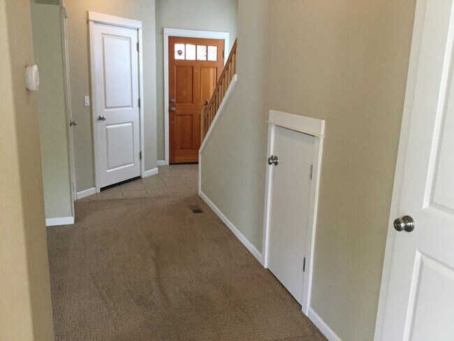 Building Photo - 63040 NE Amherst Pl