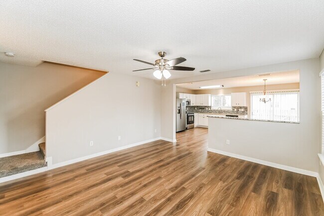 Foto del edificio - 2236 Fresco Dr