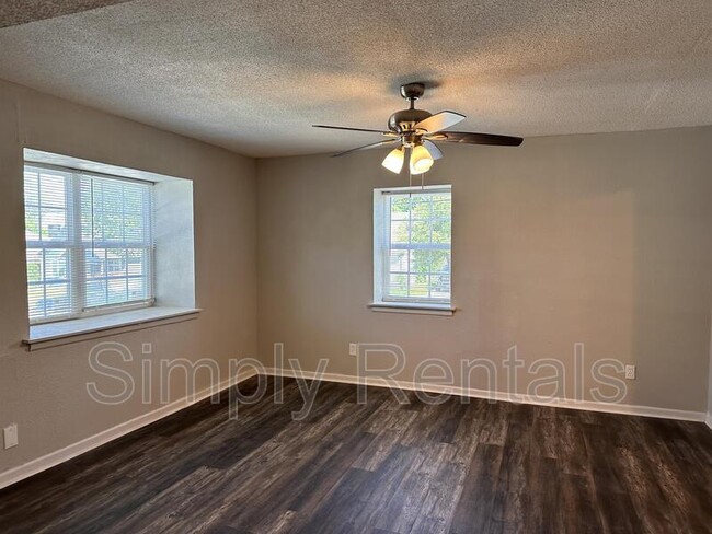 Foto del edificio - 3513 Washington St