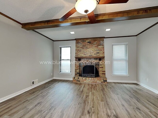 Building Photo - 4915 Chilton Dr