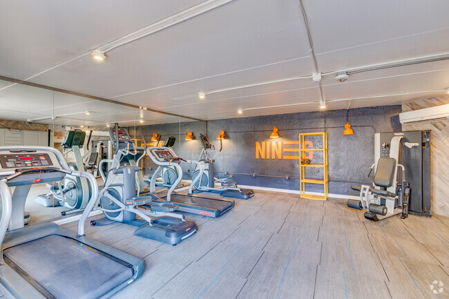 Apartamentos en alquiler en Tempe, AZ con gimnasio - Nines at Lakeside