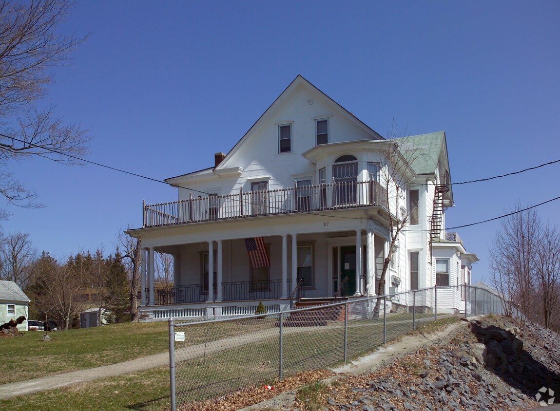 Primary Photo - 87 Bay St