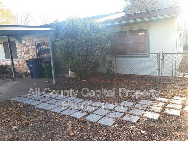 Building Photo - 609 Bissonet Ln